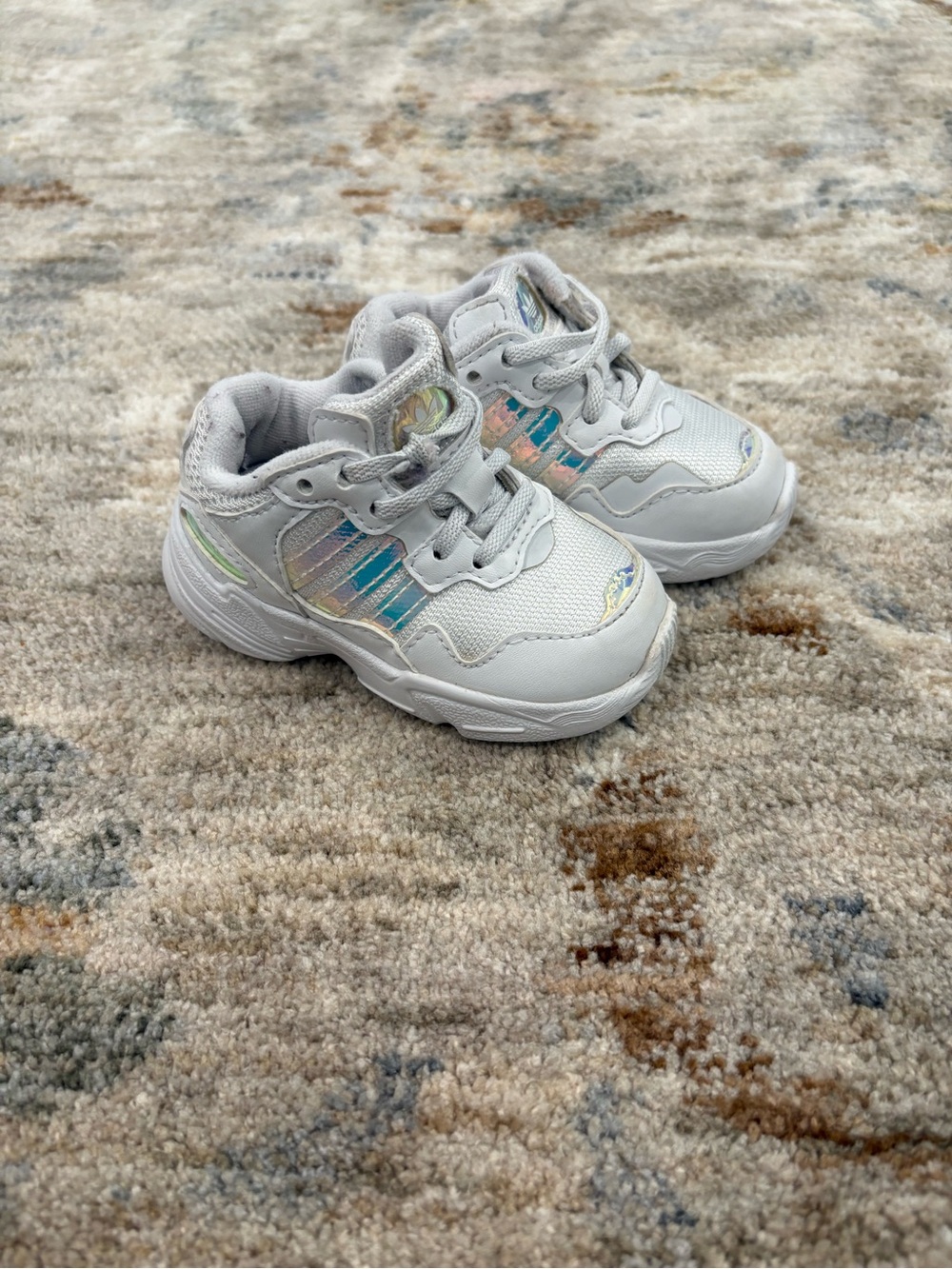 Adidas Sneakers // 4k